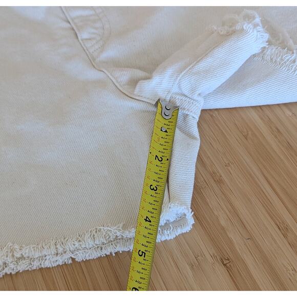 Banana Republic High Rise 100% Cotton Jean Shorts in Ecru Cream, size 28/US 6 - Picture 9 of 9